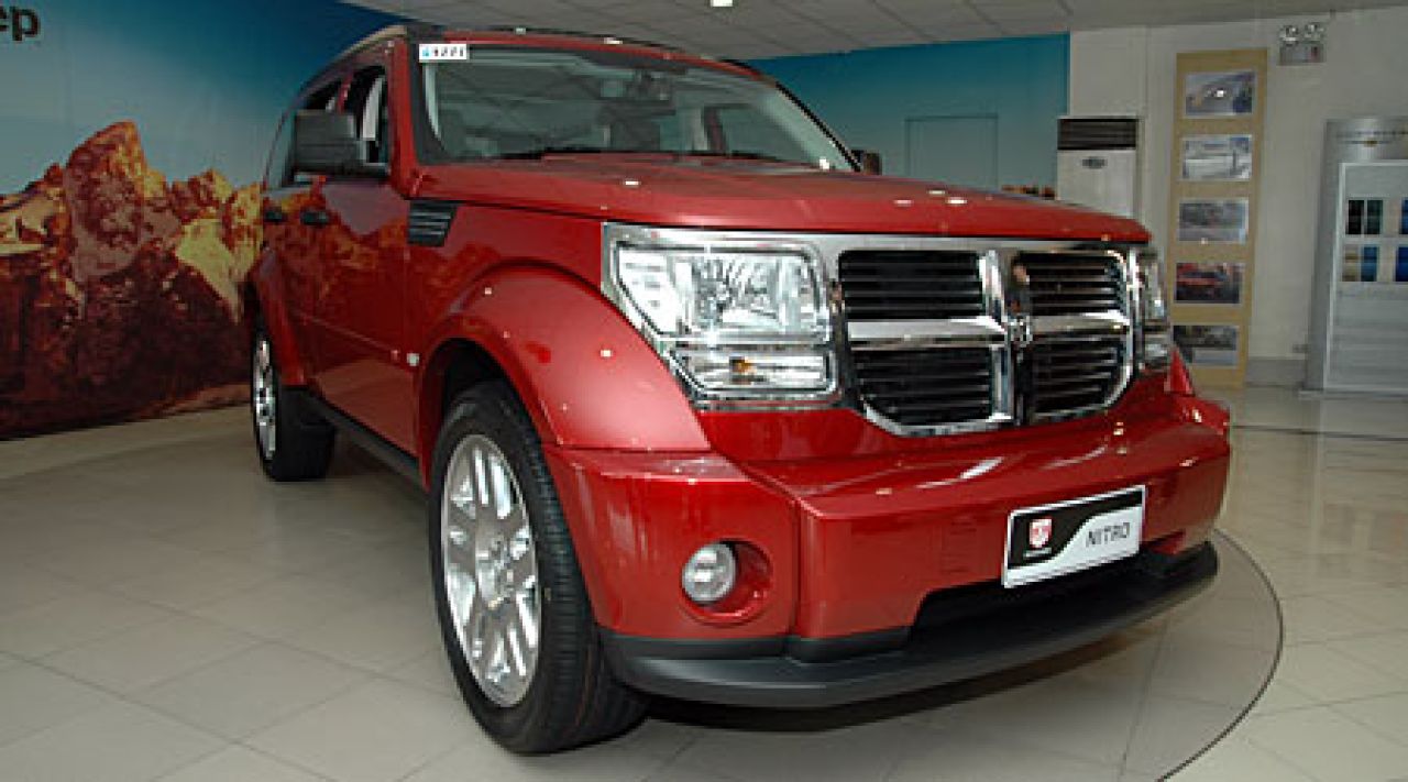 Dodge Ignites Midsize SUV Segment with Nitro - Auto News