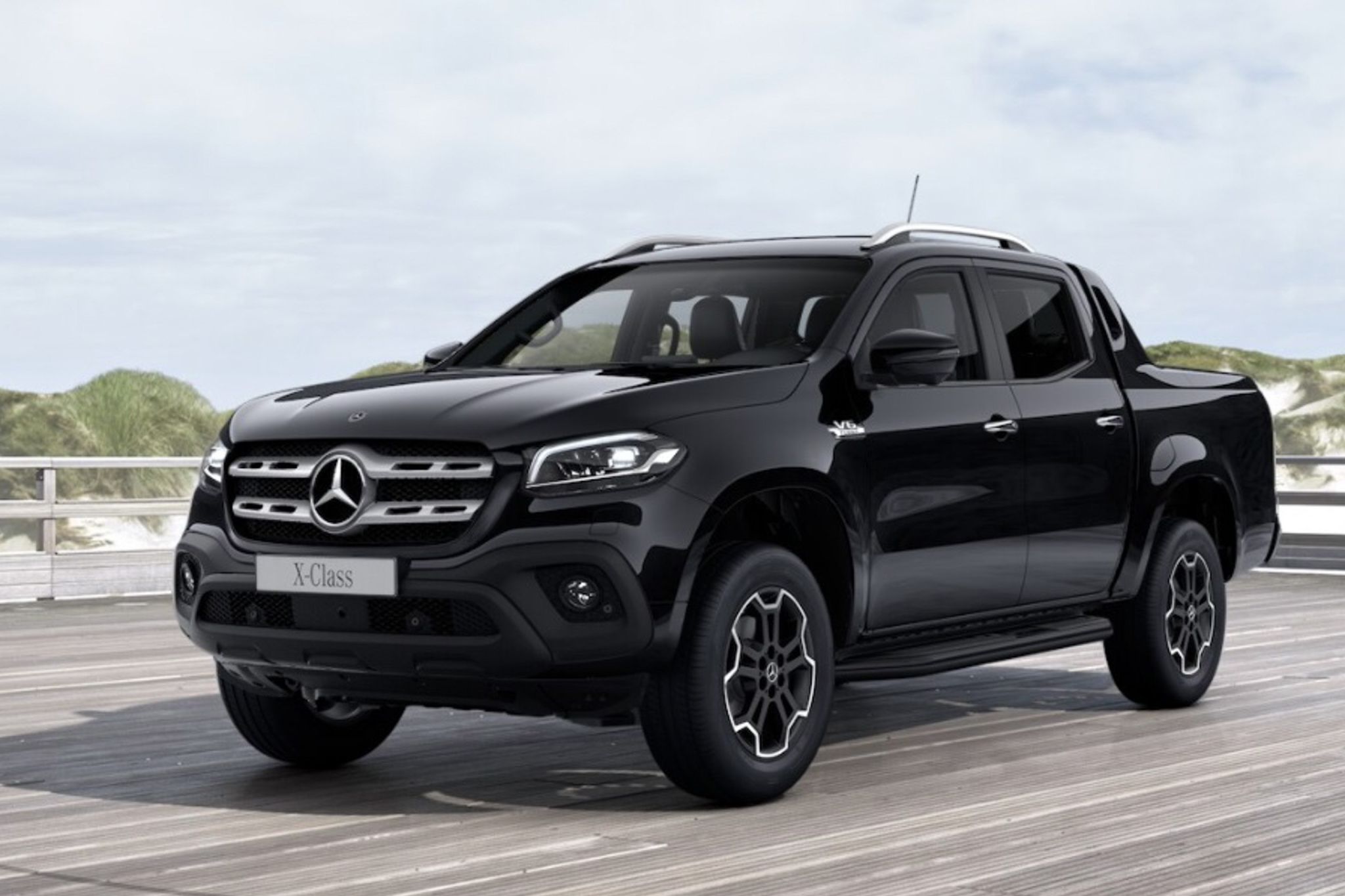 2020 Mercedes-Benz X-Class looks mean in all-black image