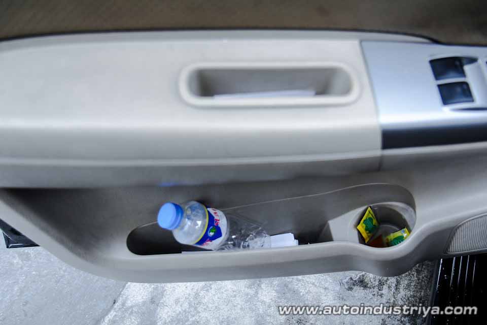 7 ways to remove odors from your car Feature Stories