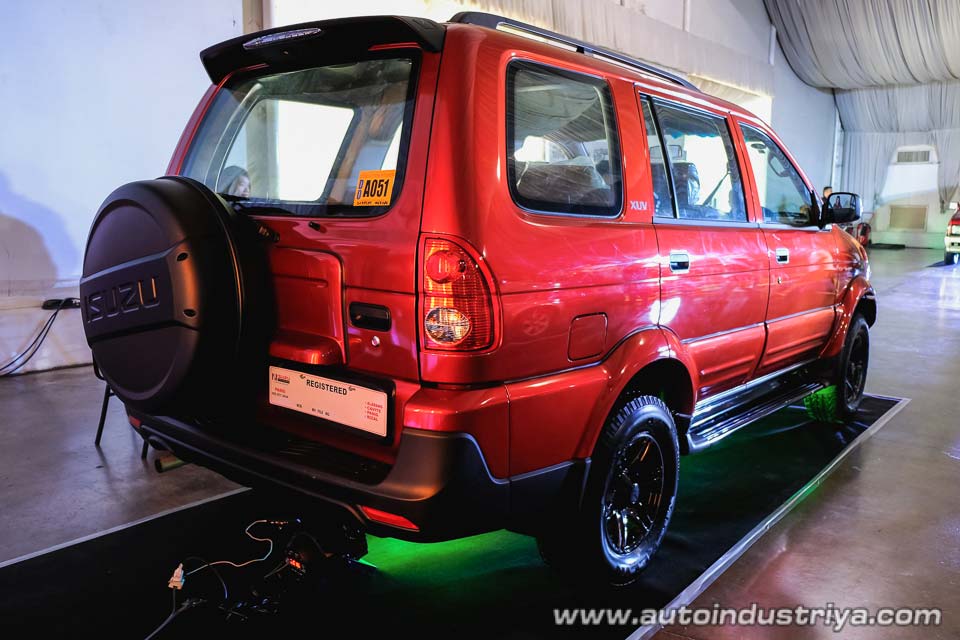 Isuzu Philippines reveals limited Crosswind Black Series Auto News