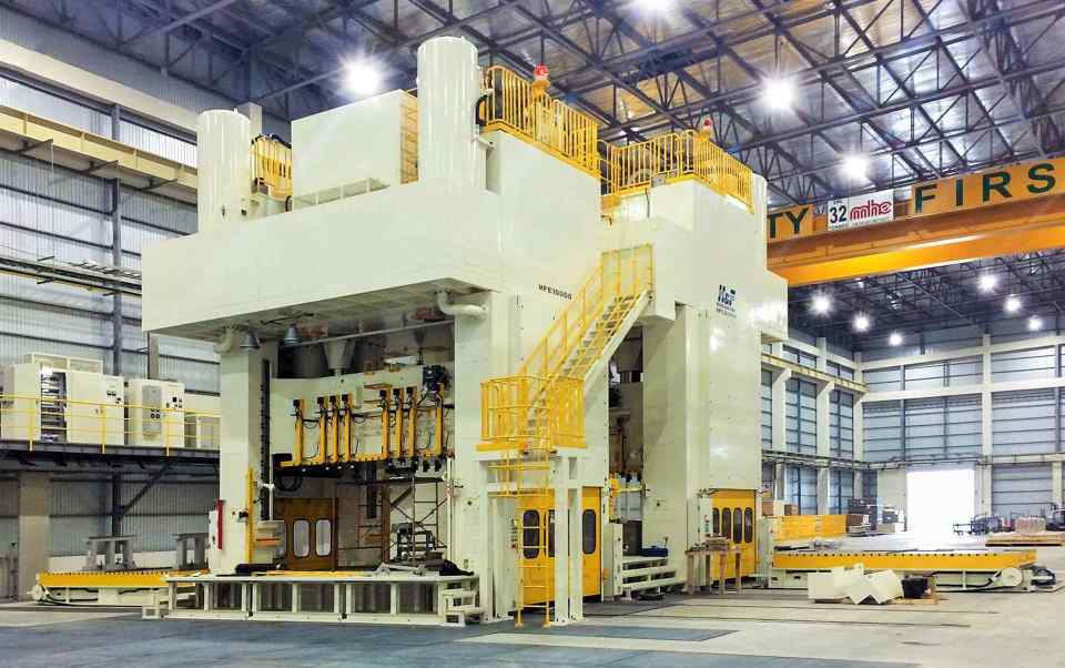 Mitsubishi Motors invests in 2000ton stamping machine to make body