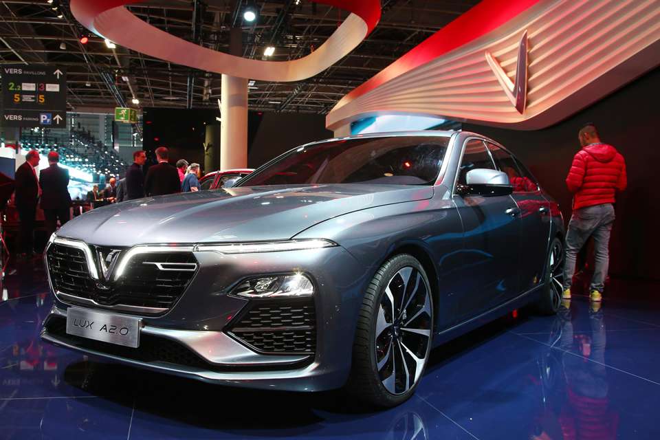 Vietnam rolls out their first homegrown car brand VinFast Auto News