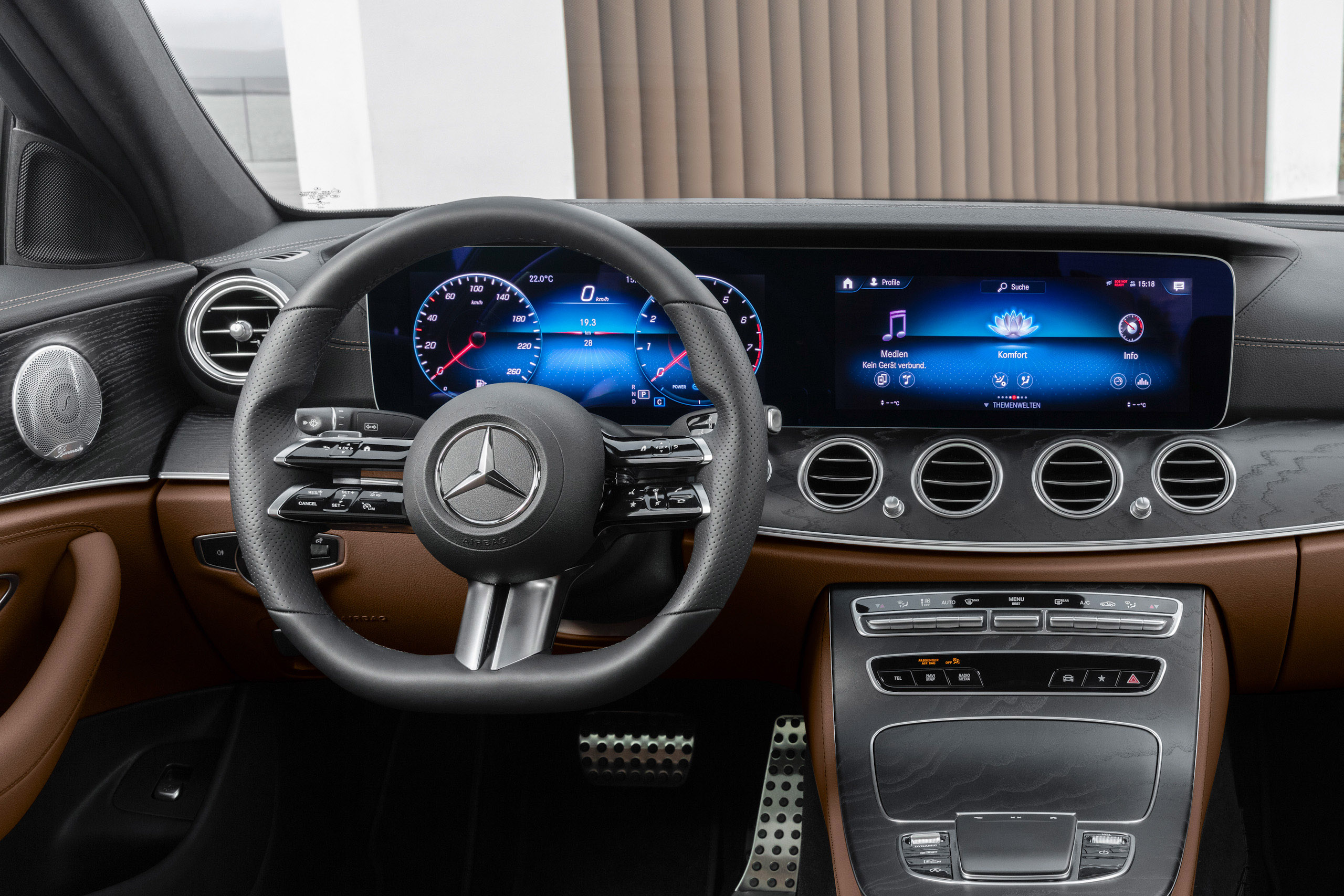 MercedesBenz to replace steering wheel buttons with touchpads Auto News